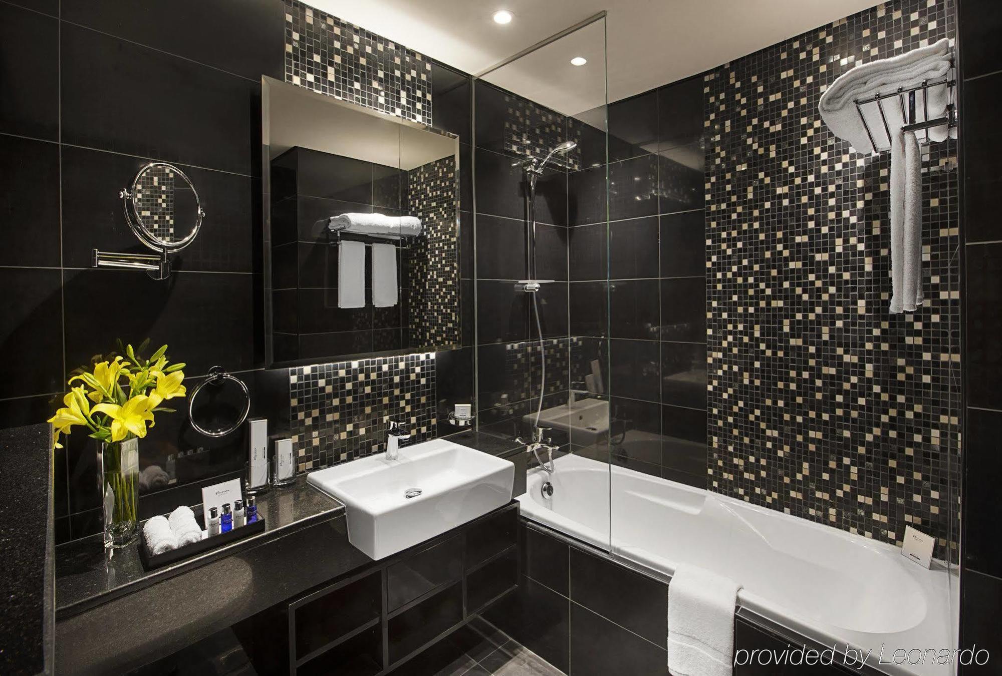Damac Maison The Vogue Dubai Exterior foto Bathroom